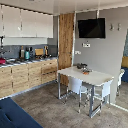 Mobile Homes Albatross 度假居