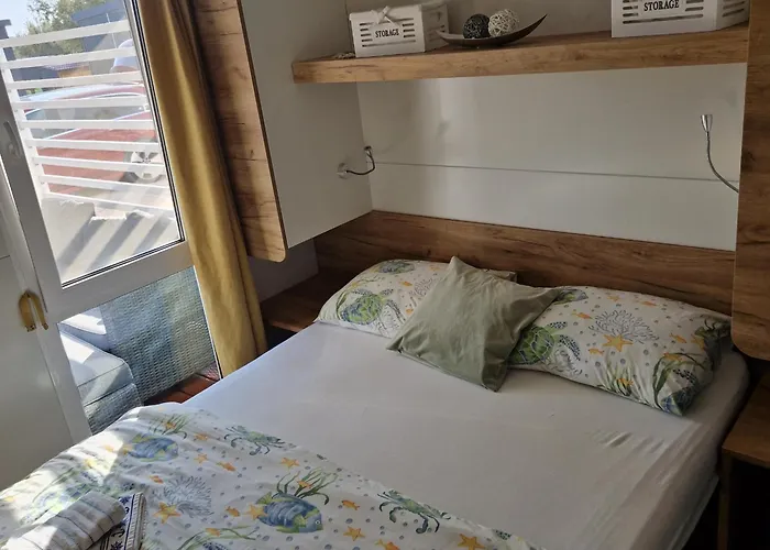 Mobile Homes Albatross 피로바츠